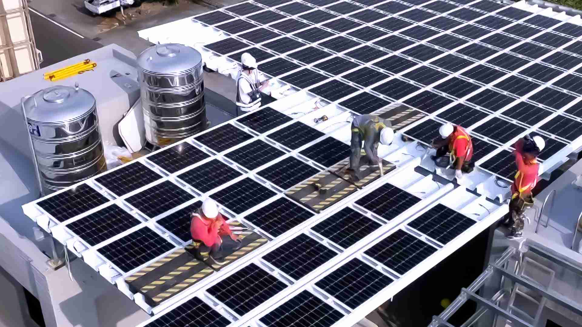 z6mg·人生就是博着力于替代能源之技术研发，，，如光电浪板的相关制程、、、设备与产品，，其中所开发之光电整合型浪板，，，，减少传统金属支架安装，，更提升耐候度，，，可广泛运用于多元场域，，，并辅助建筑达到净零碳排目标